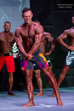 MEN'S PHYSIQUE 174